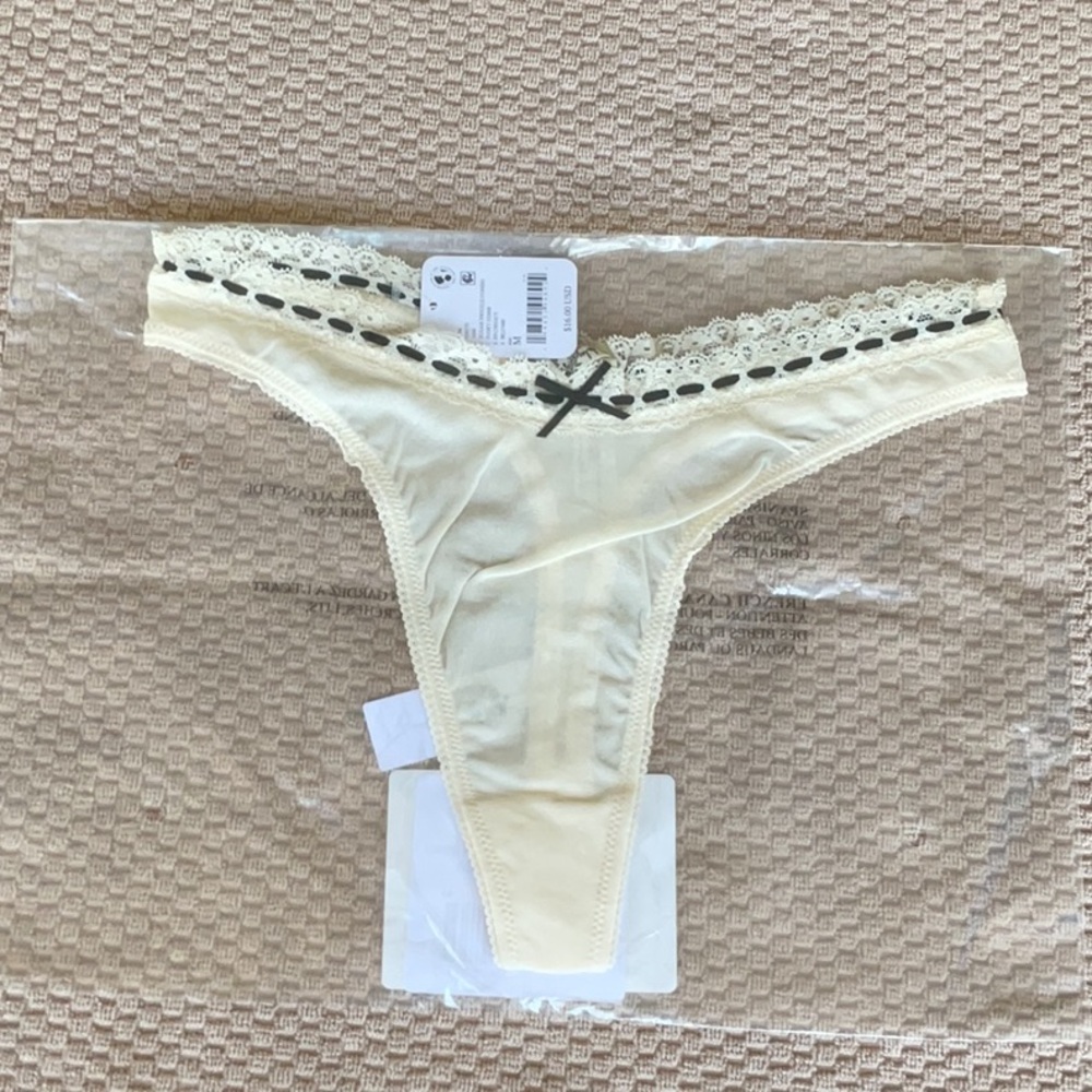 FREE PEOPLE, So Sweet Thong, Ivory / Black Combo (Sugar Swizzle), Medium